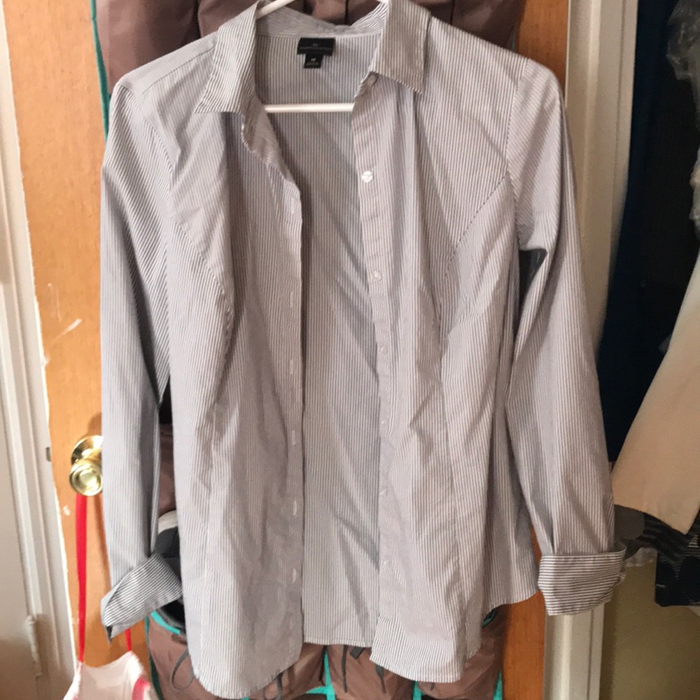 Women’s dress shirt